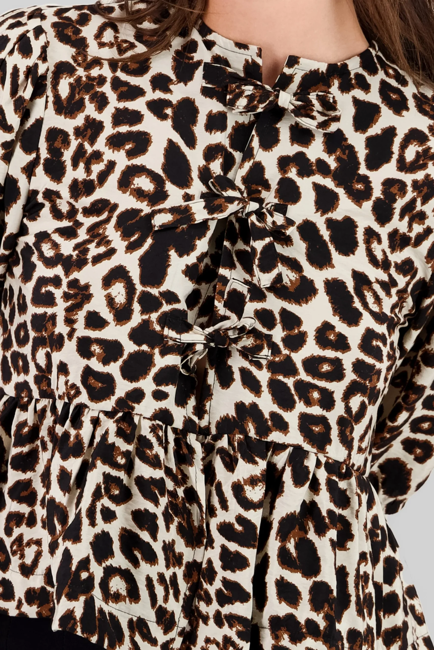 Shasa Animal Print Puff Sleeve Blouse