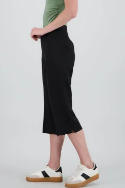 Shasa Capri Pants with Waistband Detail