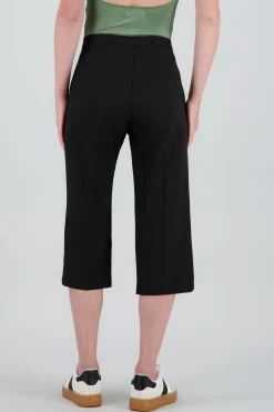 Shasa Capri Pants with Waistband Detail