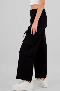 Shasa Cargo Pants with Three Pockets and Straps