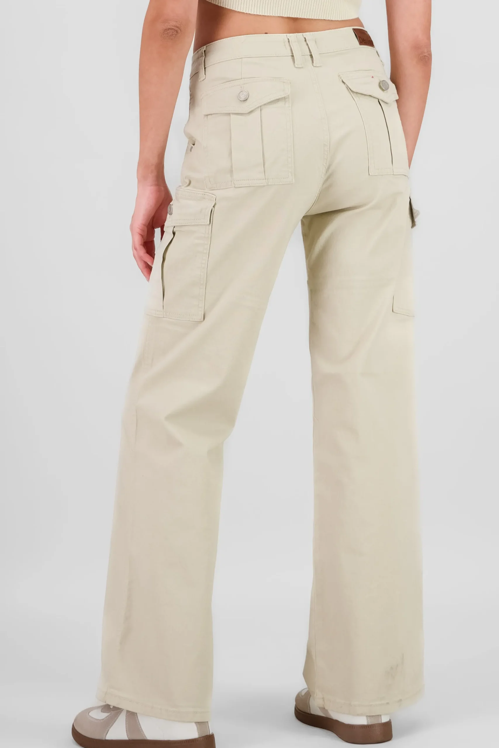 Shasa Cargo Wide Leg Pocket Jeans