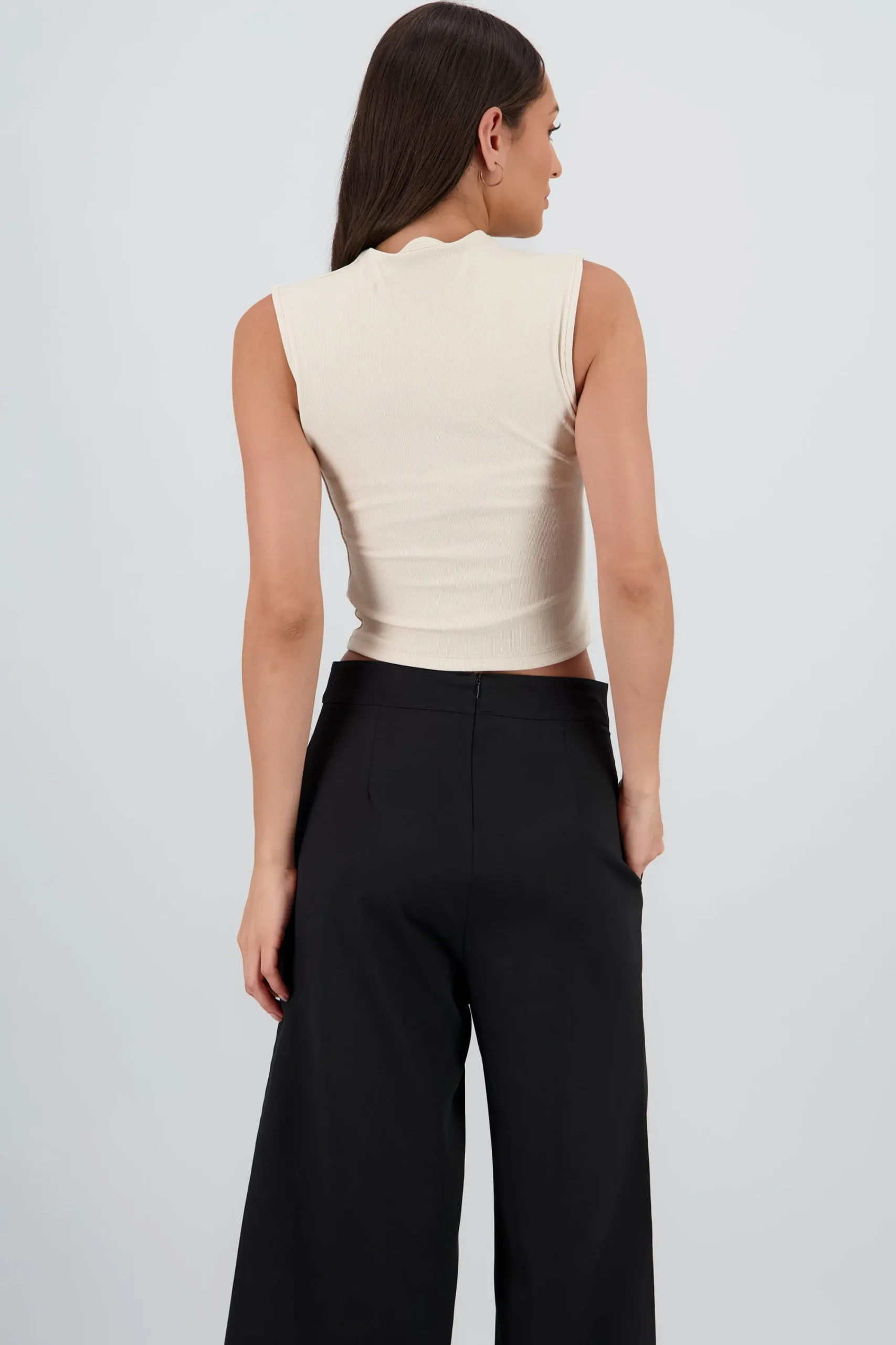 Shasa Chic Thin Ribbed Sleeveless Top
