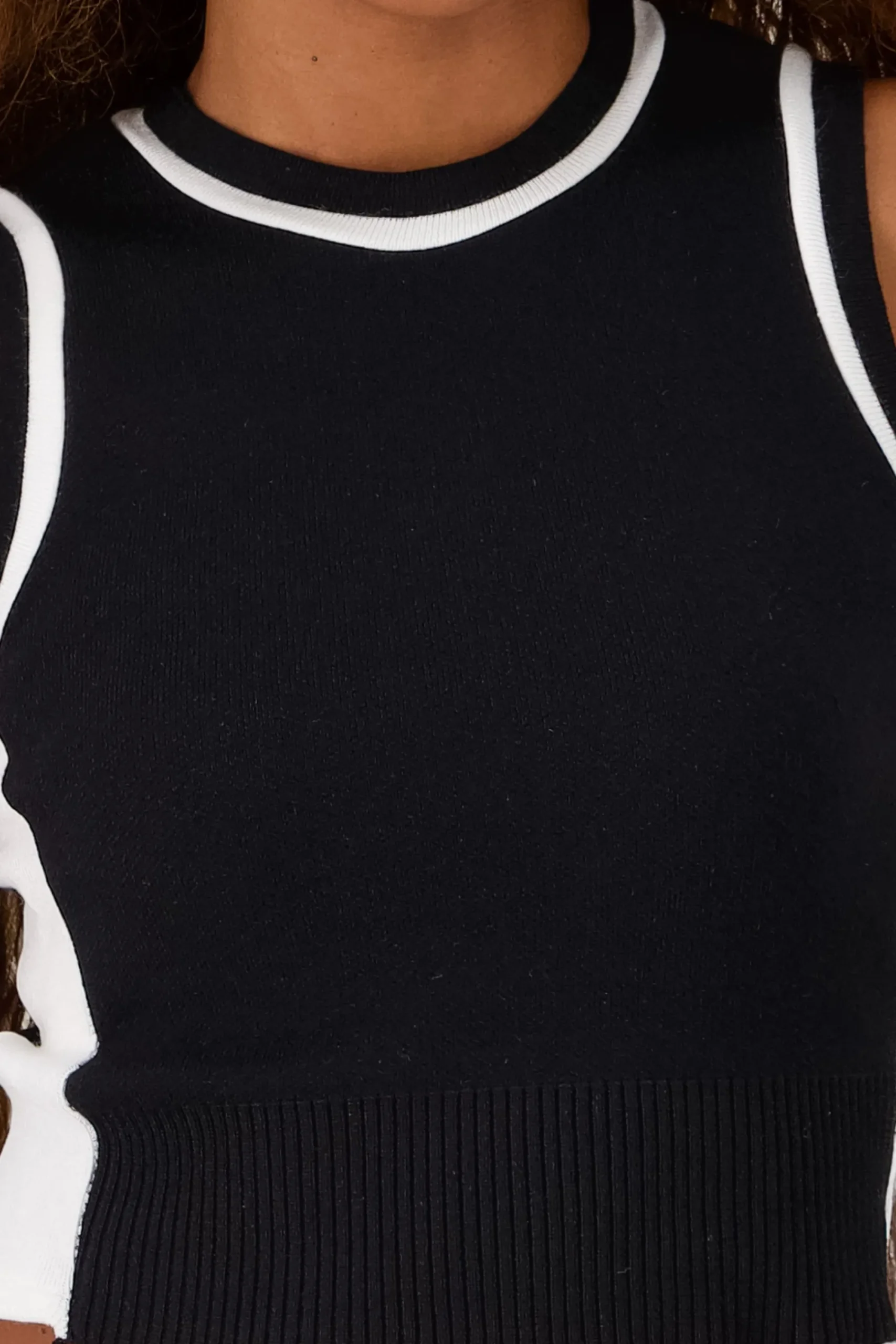 Shasa Contrast Detail Knit Vest