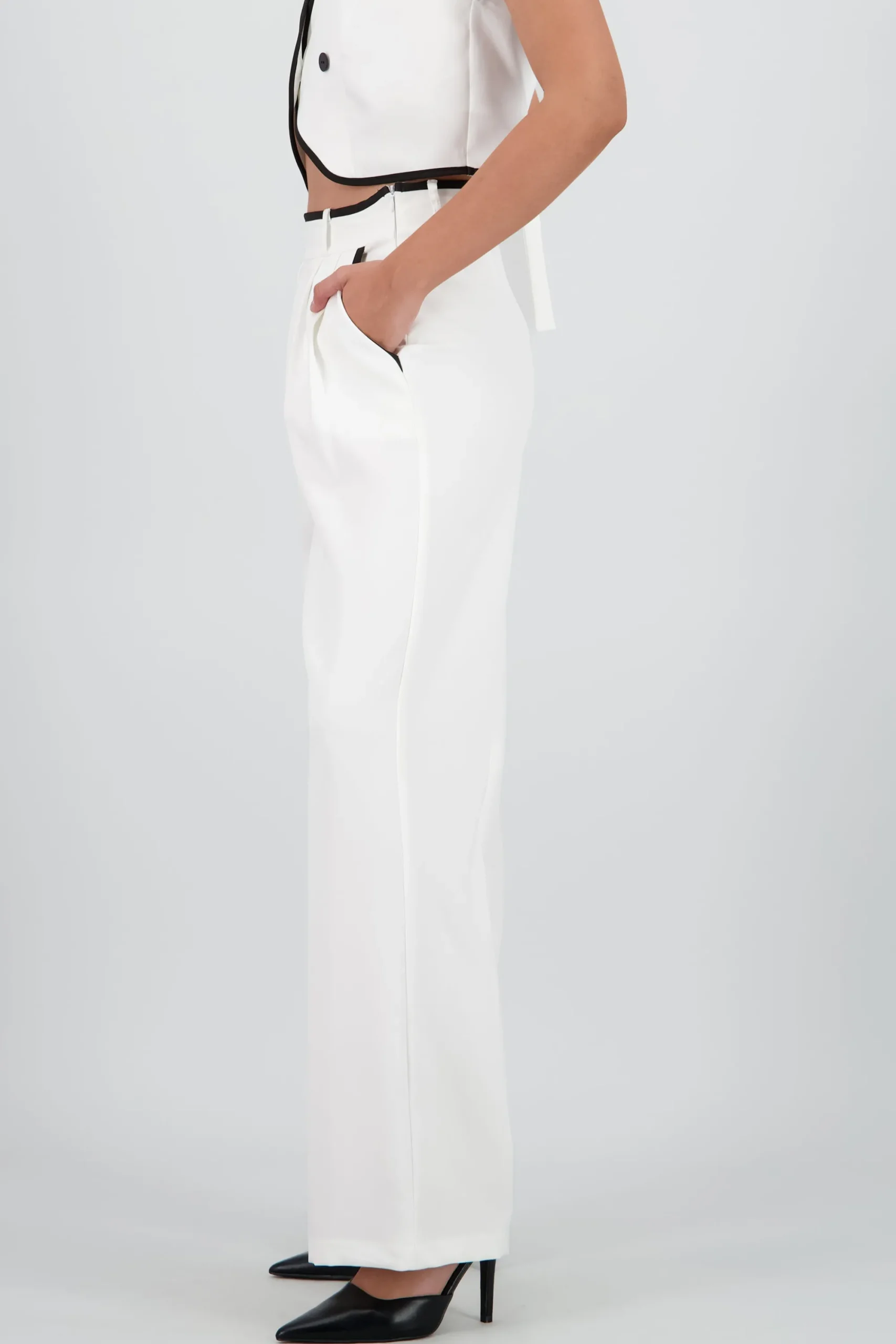 Shasa Contrast Detail Tailored Pants