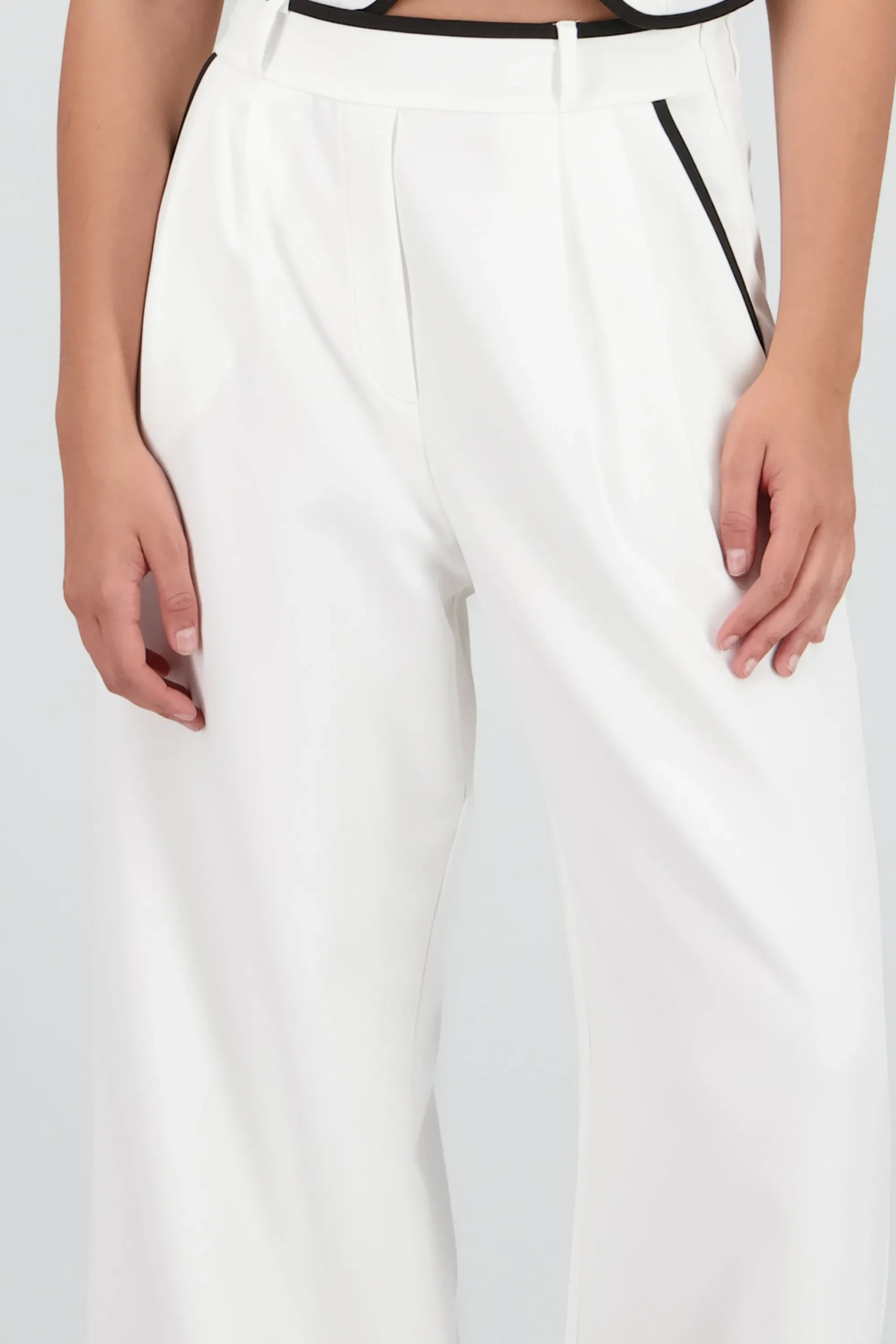 Shasa Contrast Detail Tailored Pants