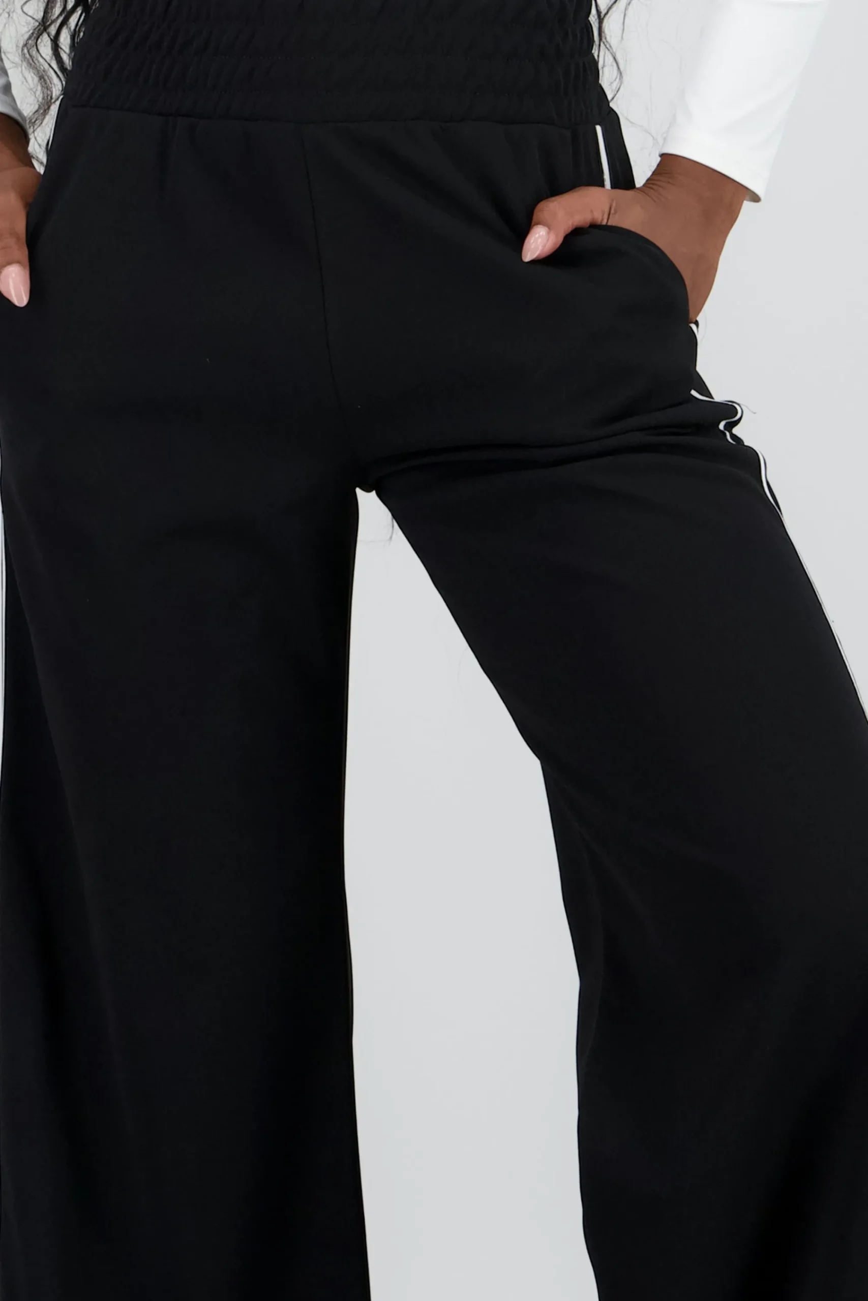 Shasa Contrast Detail Wide Pants