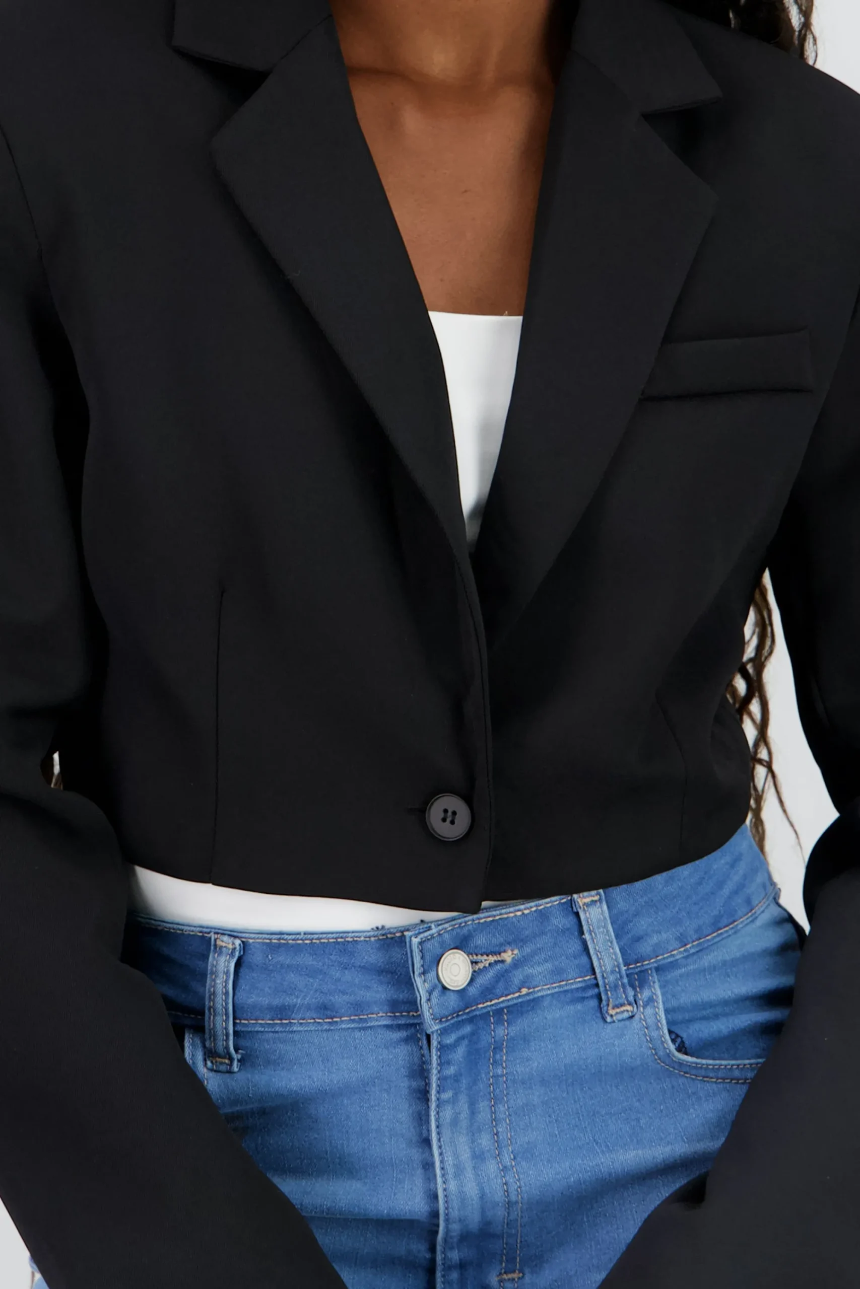 Shasa Cropped solid blazer