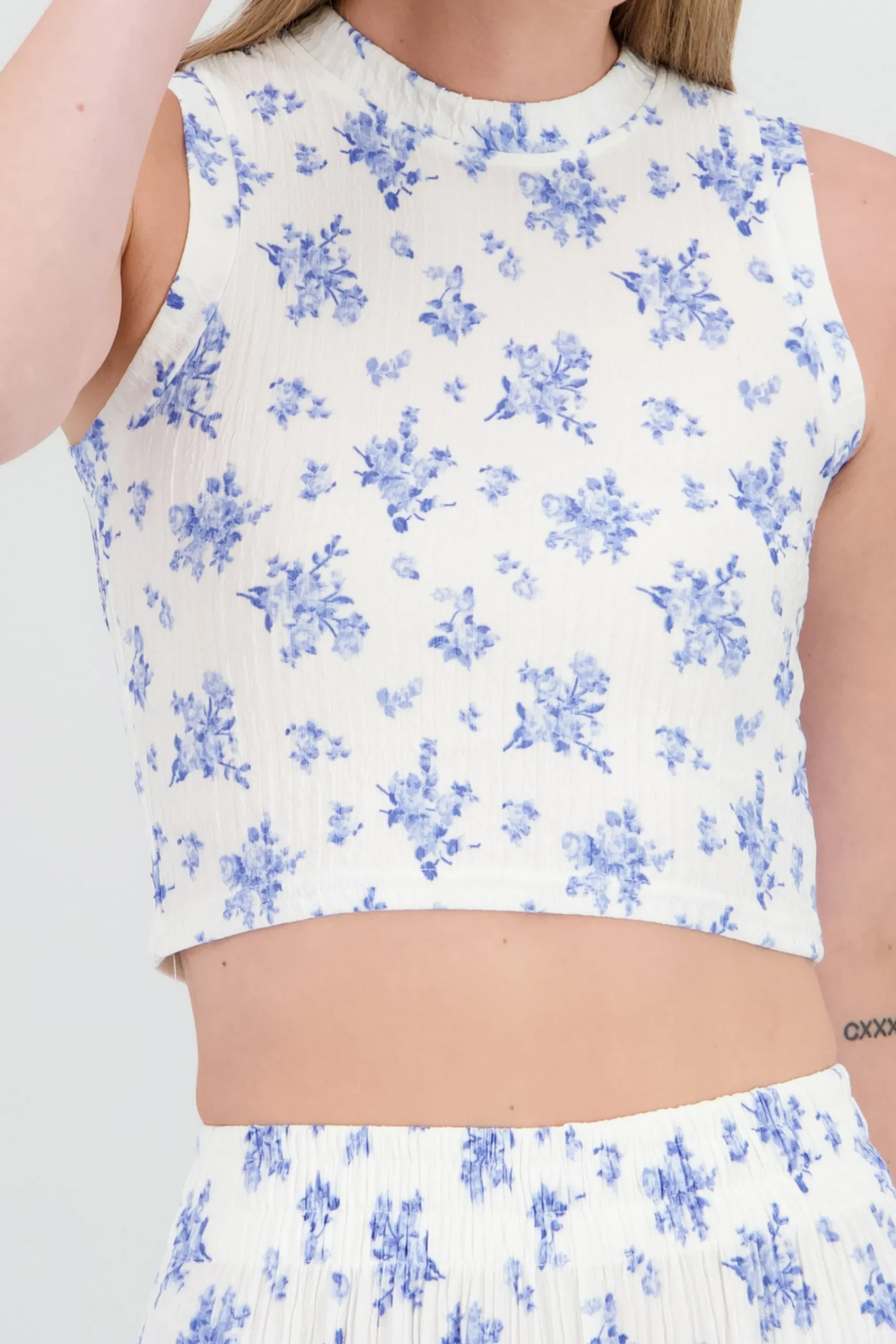 Shasa Cropped Textured Floral Top