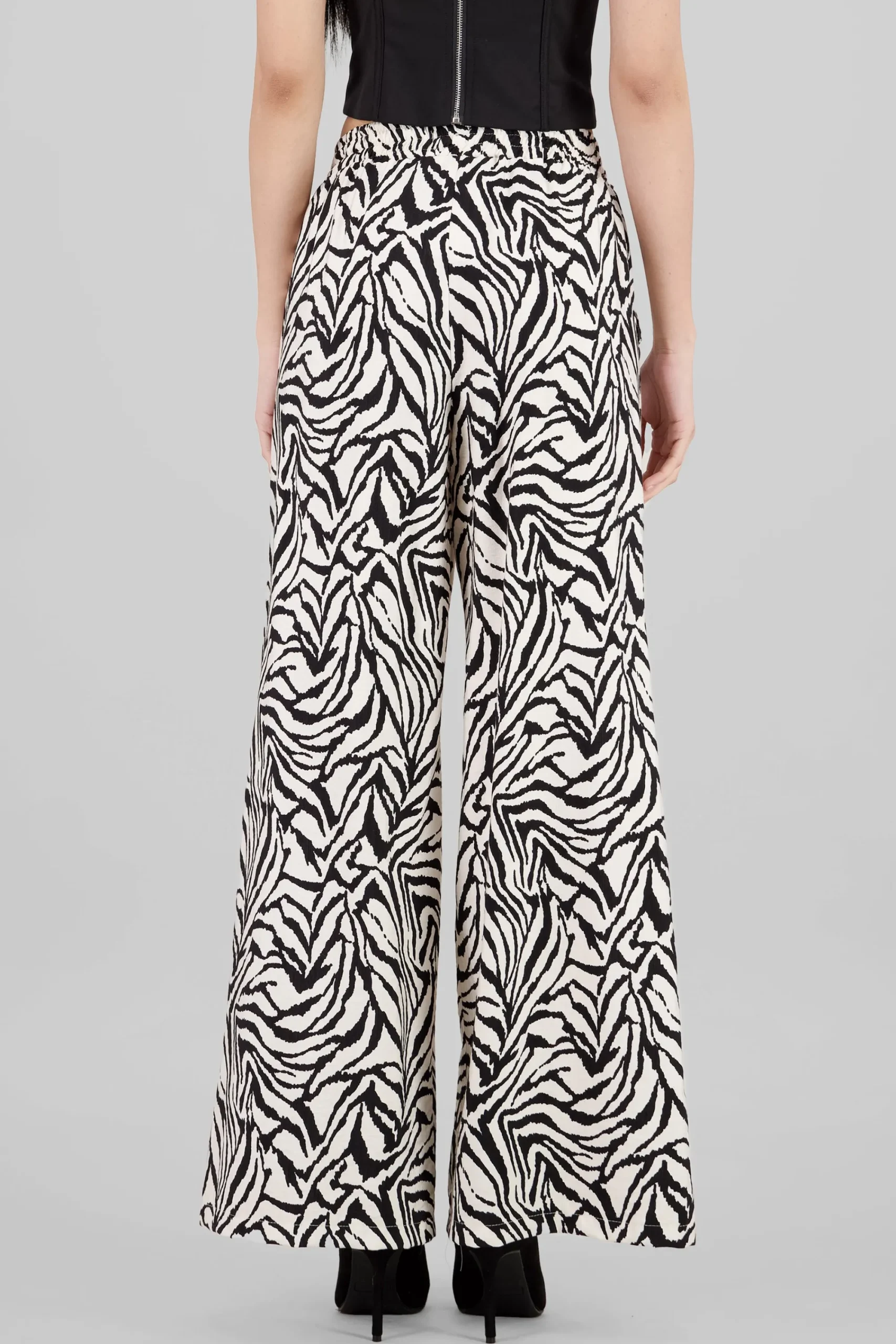 Shasa Elastic Detail Wide Leg Pants