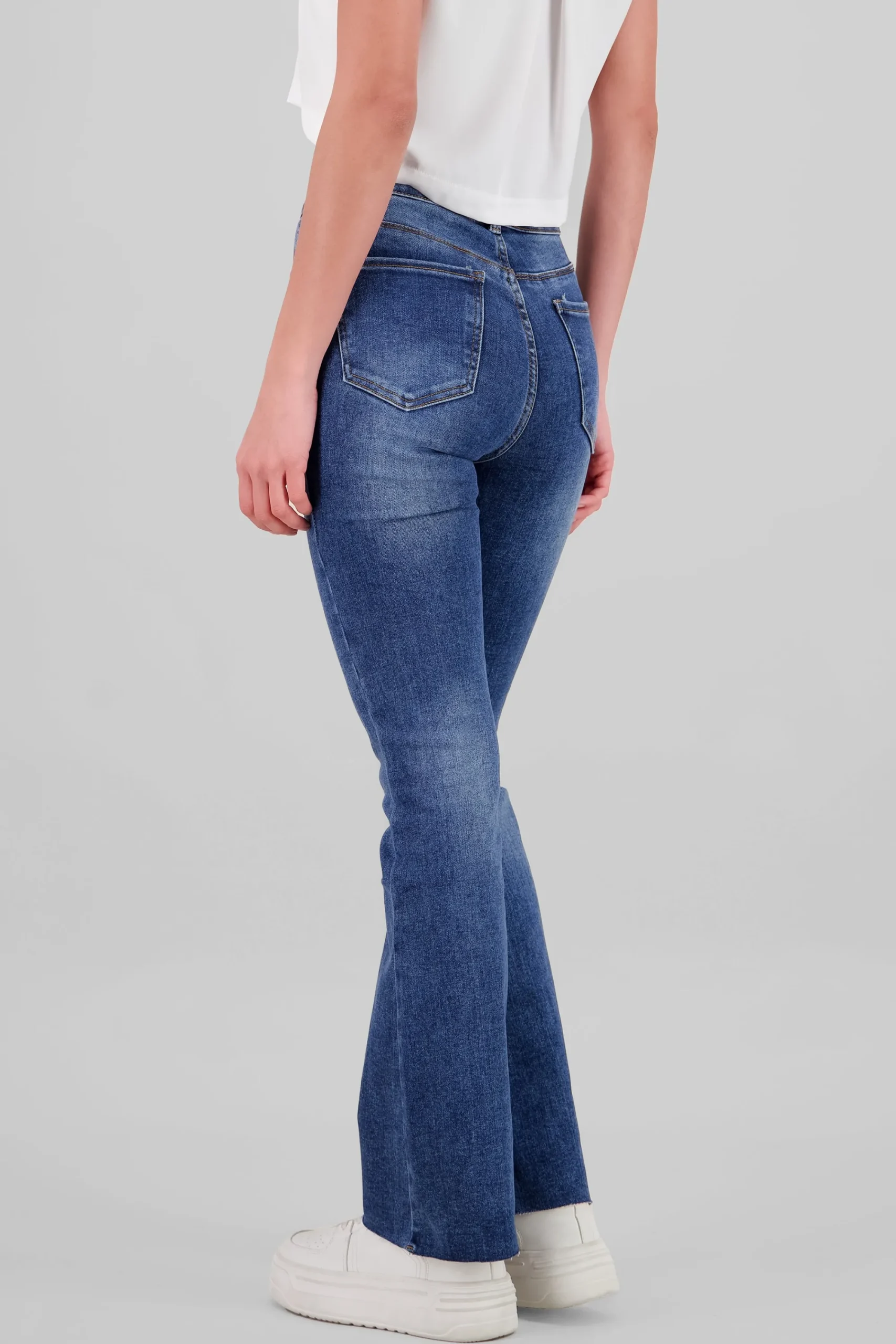 Shasa Flared Jeans