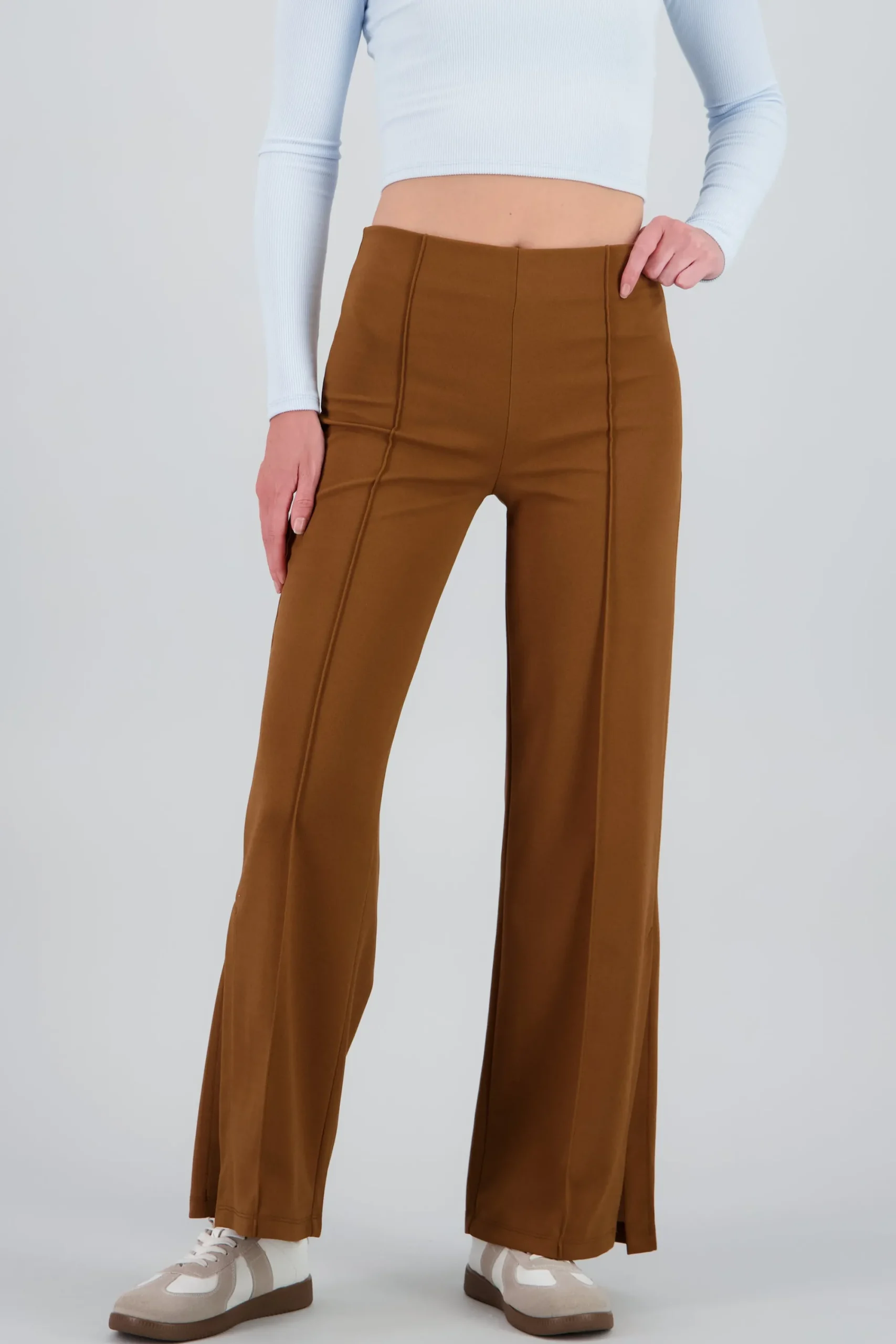 Shasa Flared pant with front seams