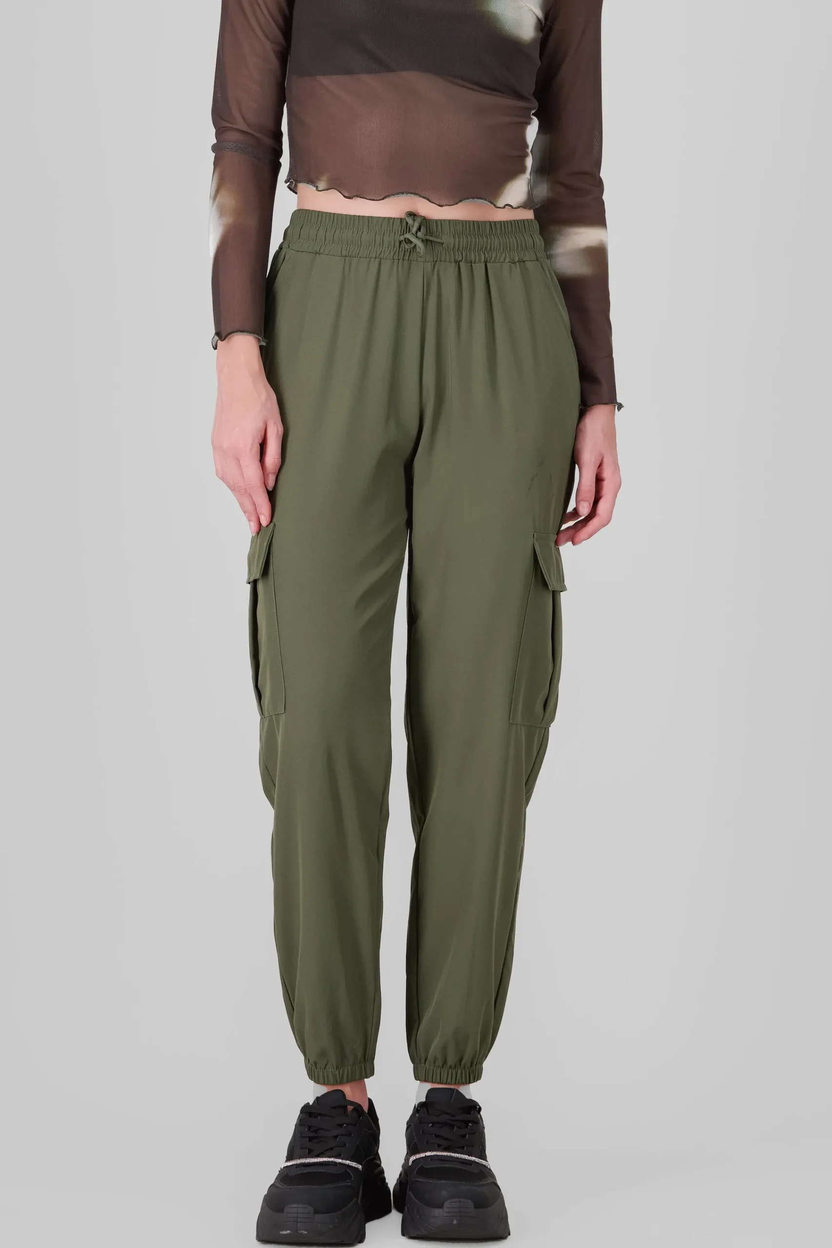 Shasa Jogger with cargo pockets