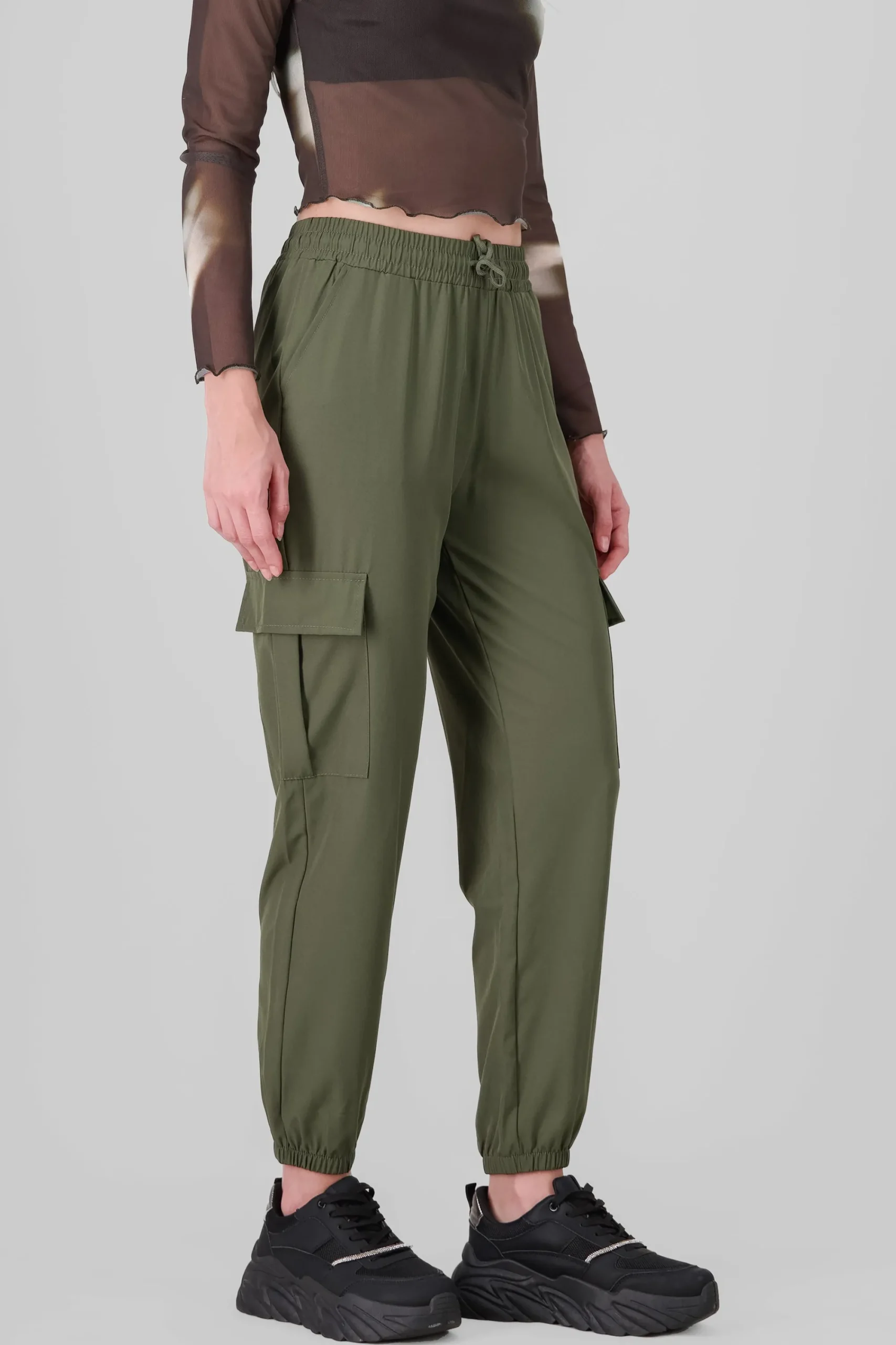 Shasa Jogger with cargo pockets