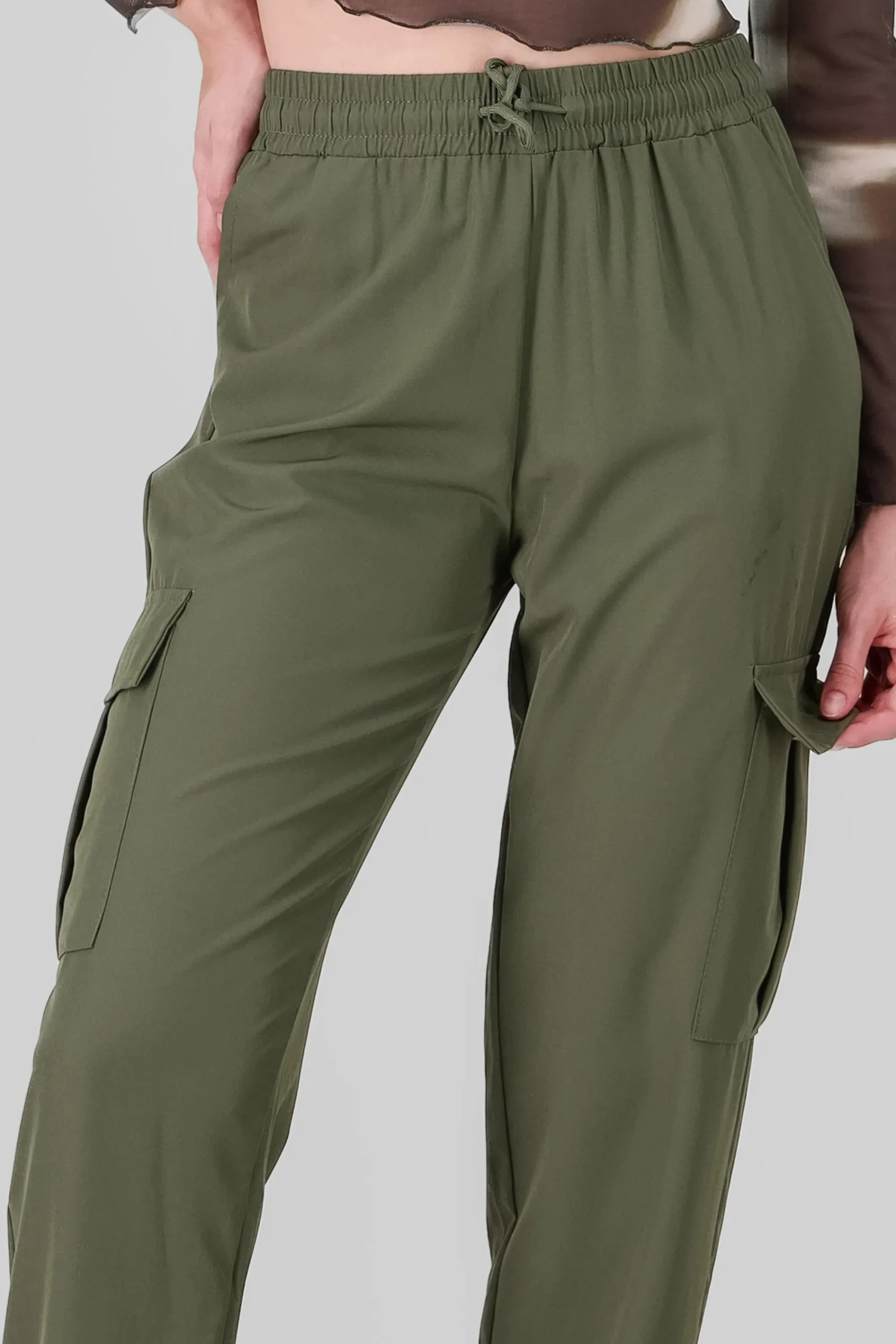 Shasa Jogger with cargo pockets