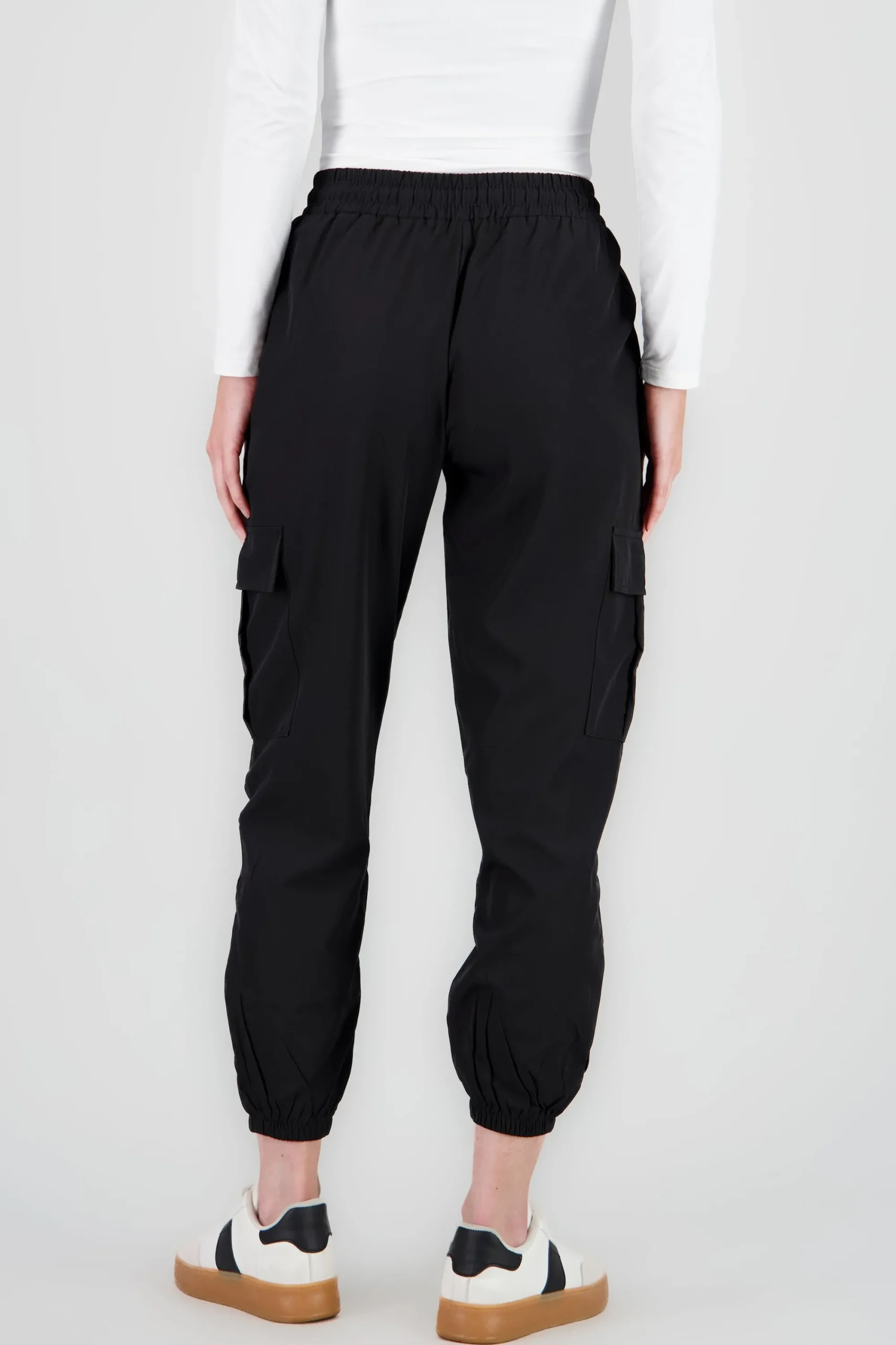 Shasa Jogger with cargo pockets