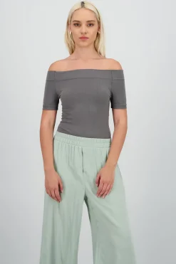 Shasa Off shoulder bodysuit