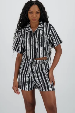 Shasa Pocket Detail Short Sleeve Crop Shirt