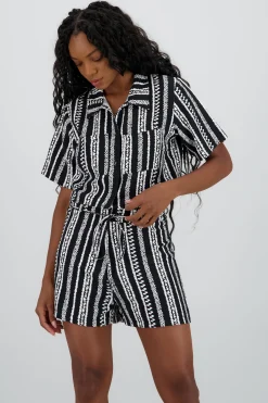 Shasa Pocket Detail Short Sleeve Crop Shirt