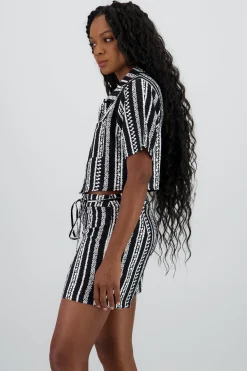 Shasa Pocket Detail Short Sleeve Crop Shirt