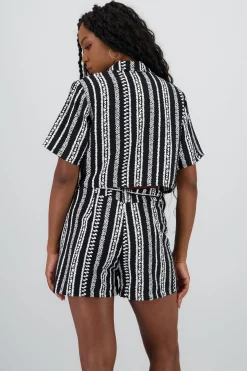Shasa Pocket Detail Short Sleeve Crop Shirt
