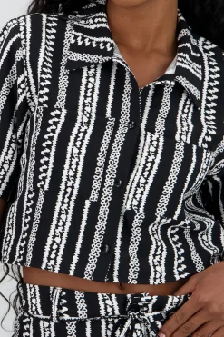 Shasa Pocket Detail Short Sleeve Crop Shirt