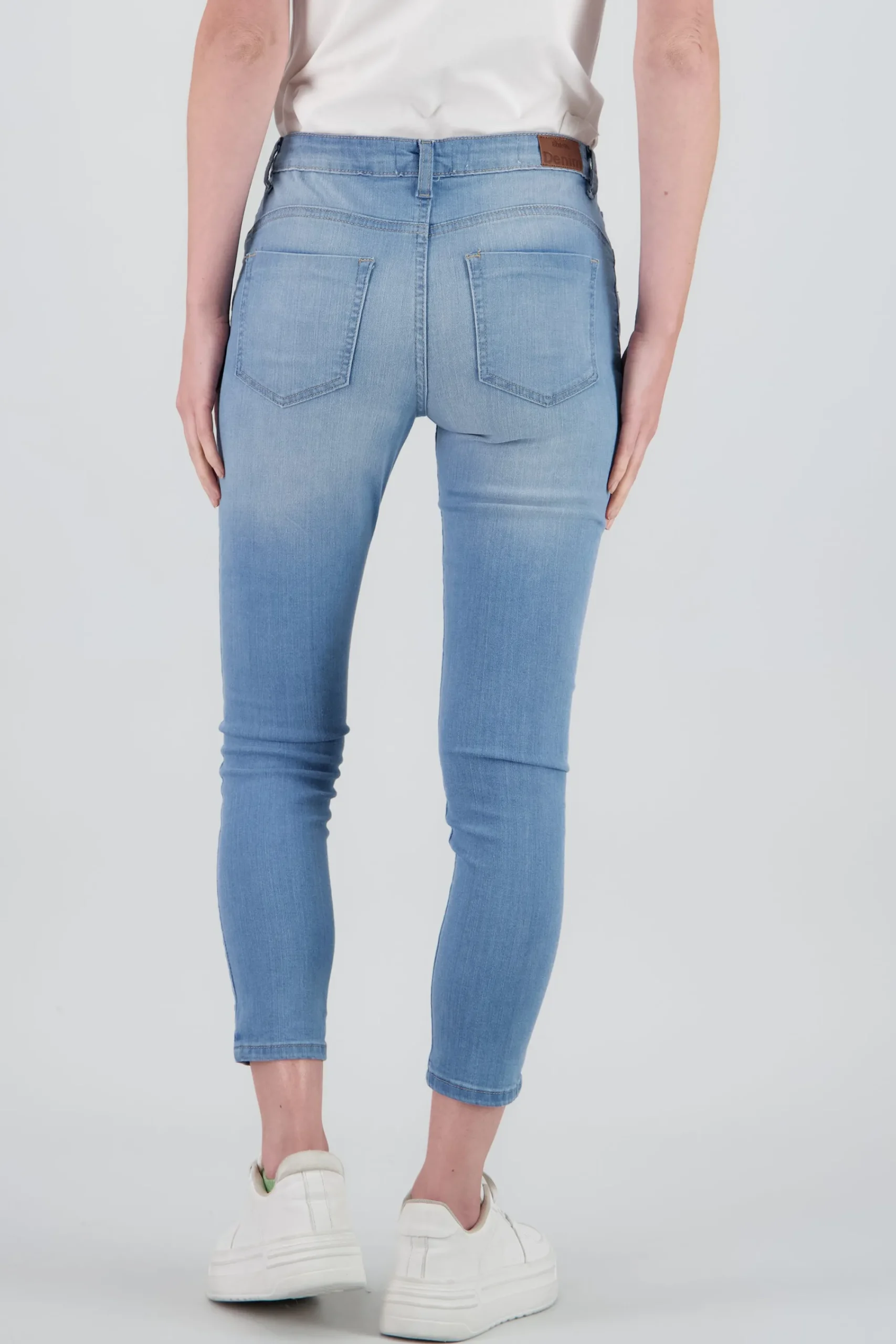 Shasa Regular Waist Skinny Jeans