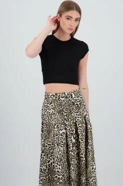 Shasa Short Sleeve Round Neck Rib Crop Top