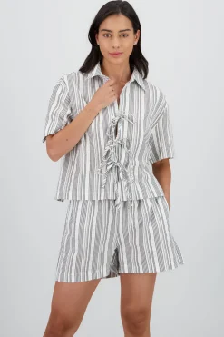 Shasa Short Sleeve Shirt with Bow Details
