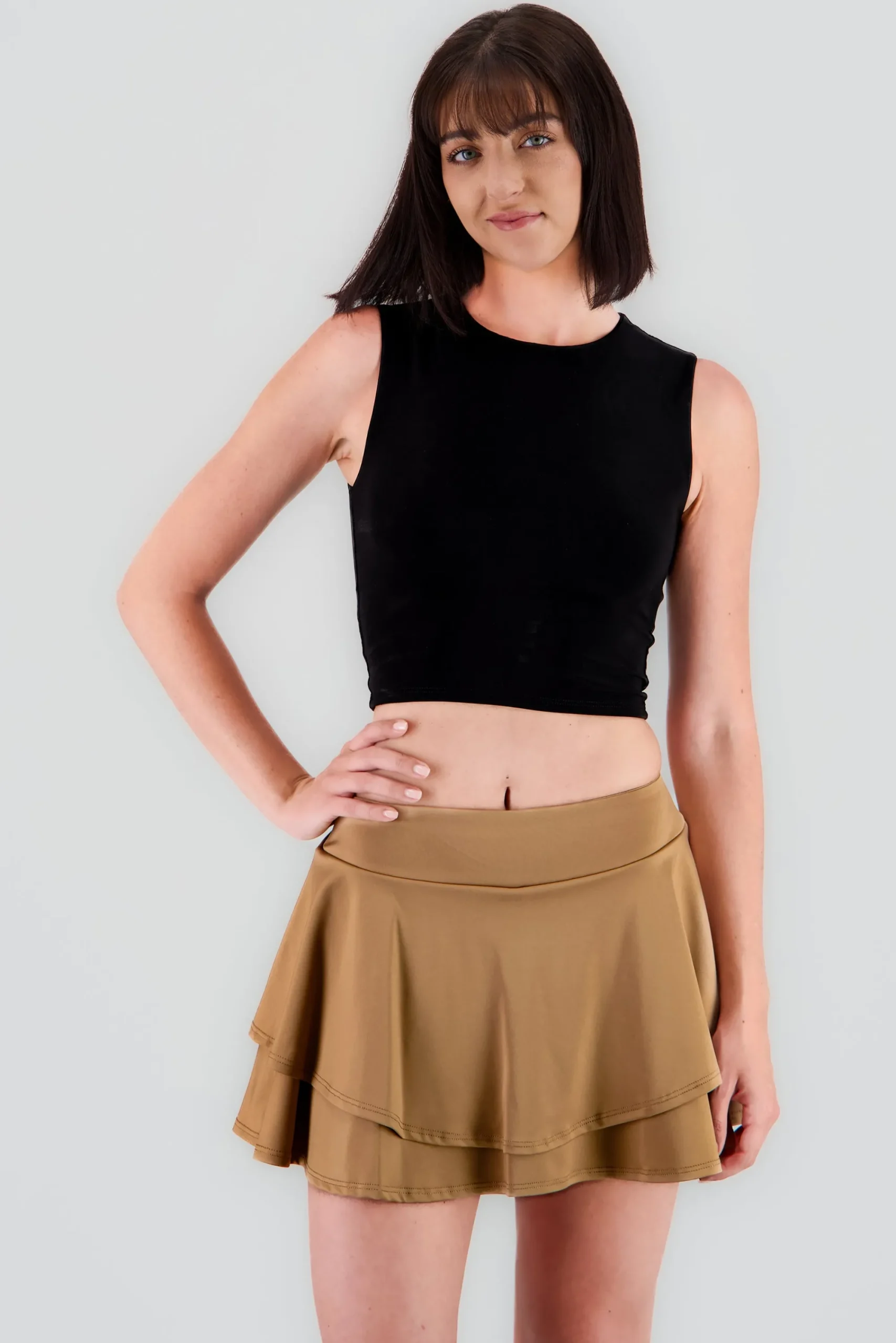 Shasa Sleeveless Cropped Solid Round Neck Top