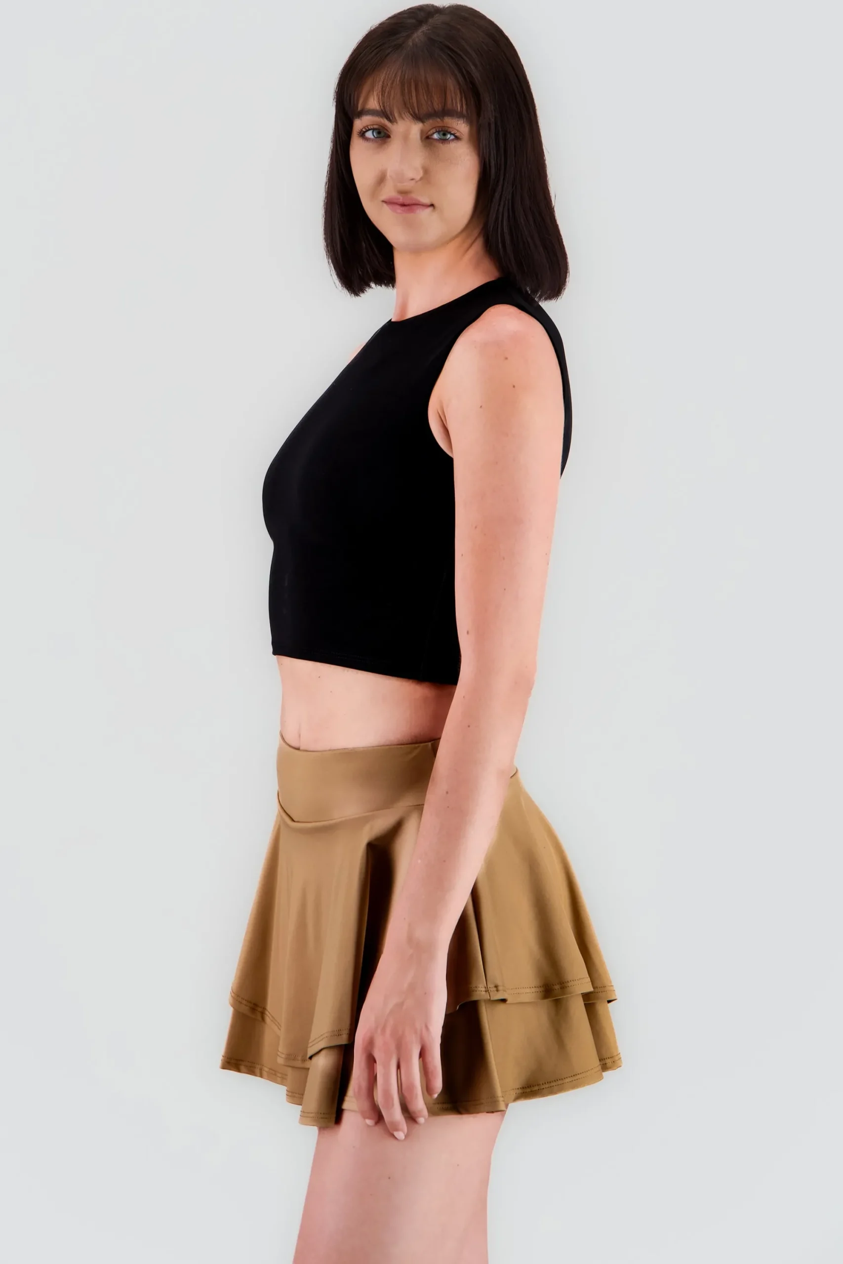 Shasa Sleeveless Cropped Solid Round Neck Top