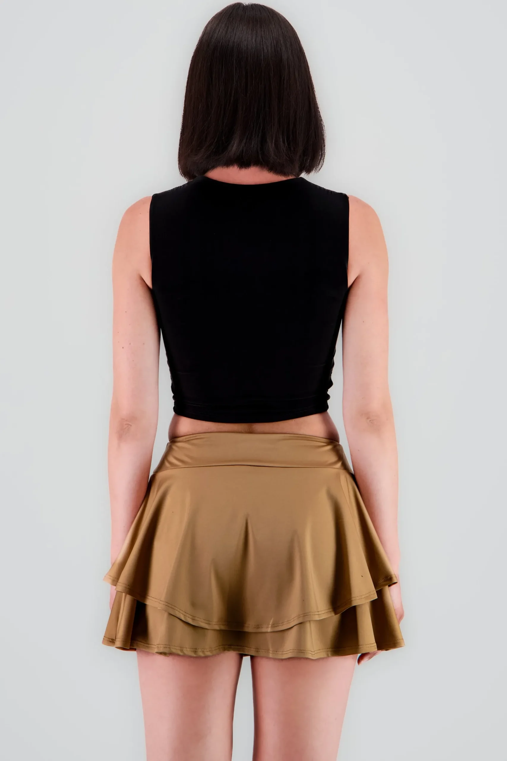 Shasa Sleeveless Cropped Solid Round Neck Top