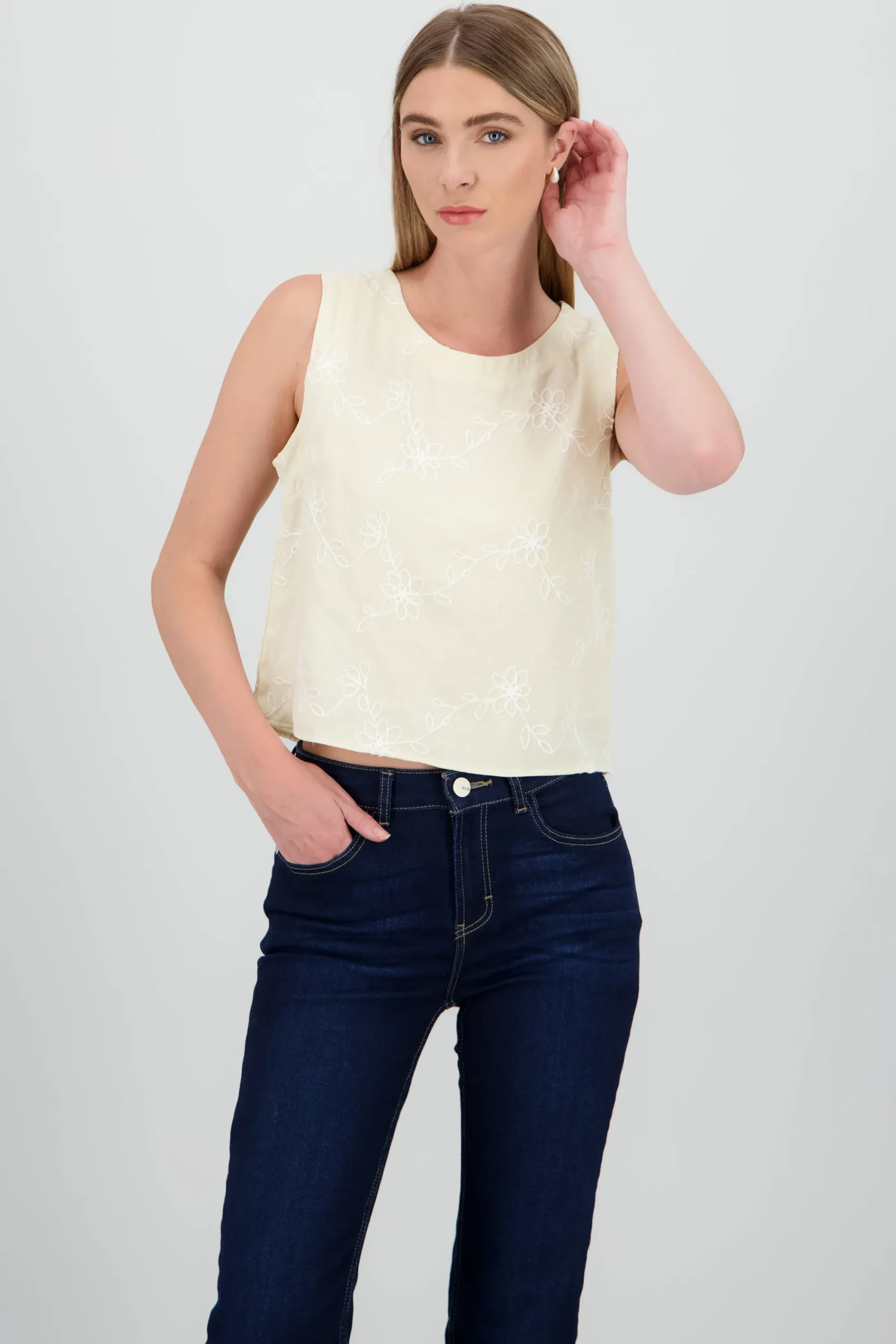 Shasa Sleeveless Round Neck Embroidered Top