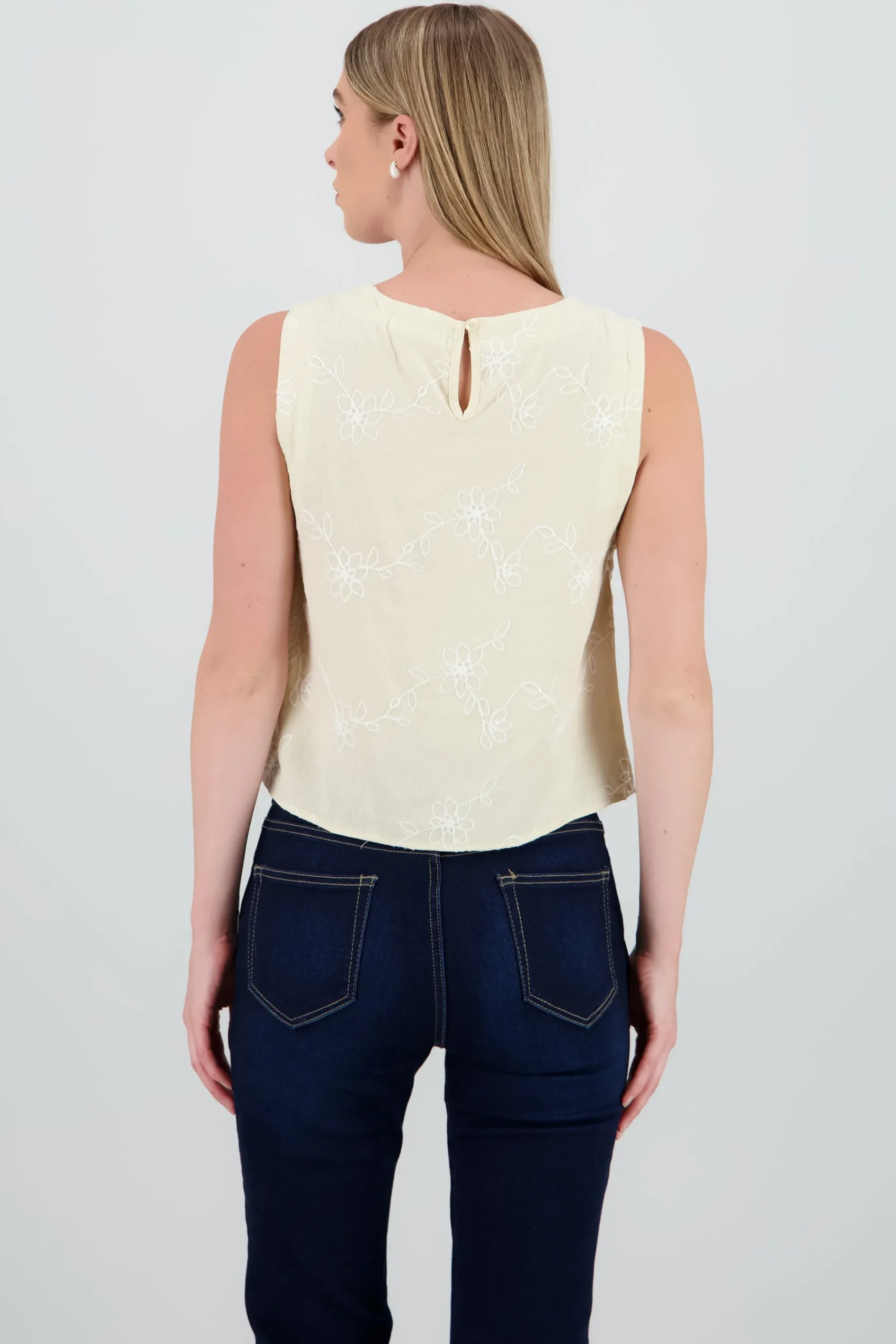 Shasa Sleeveless Round Neck Embroidered Top