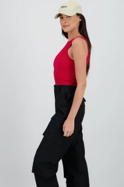 Shasa Sleeveless Seamless Round Neck Top