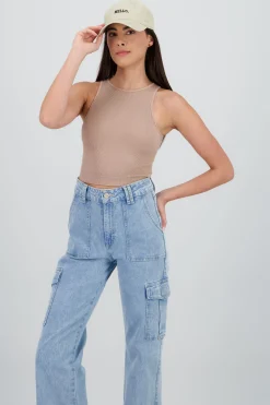 Shasa Sleeveless Seamless Round Neck Top