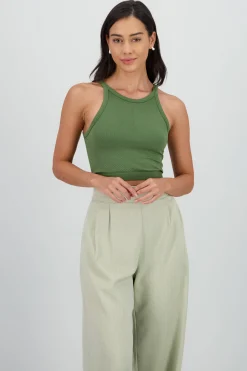 Shasa Sleeveless Seamless Round Neck Top