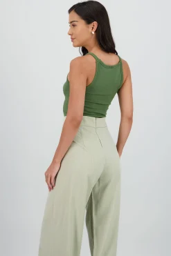 Shasa Sleeveless Seamless Round Neck Top