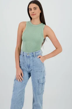 Shasa Sleeveless Seamless Solid Top