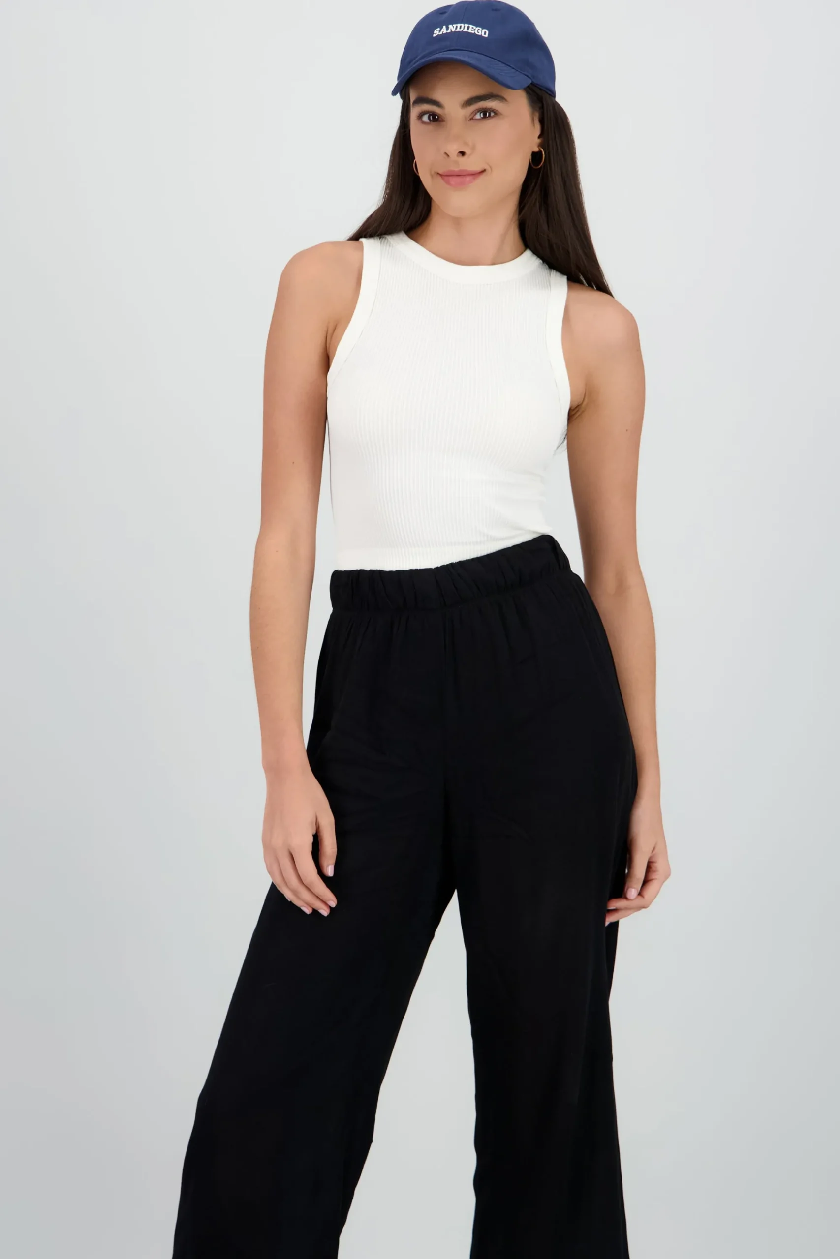 Shasa Sleeveless Seamless Solid Top