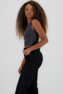 Shasa Sleeveless Solid Round Neck Top