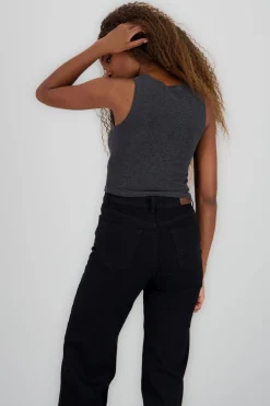 Shasa Sleeveless Solid Round Neck Top
