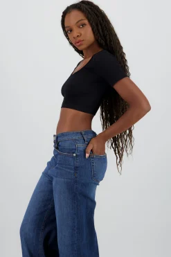Shasa Solid Seamless Crop Top