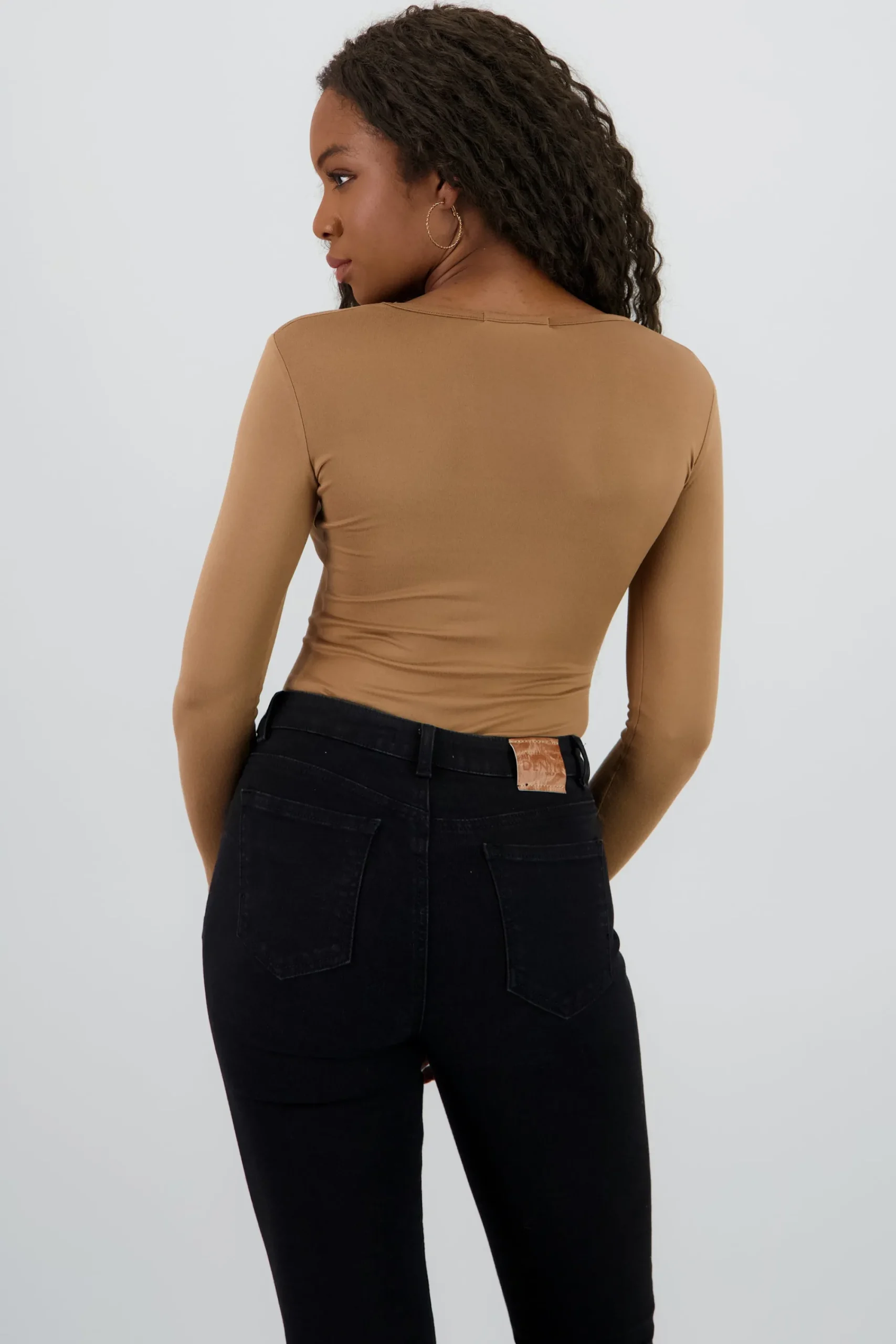 Shasa Square neck long sleeved bodysuit
