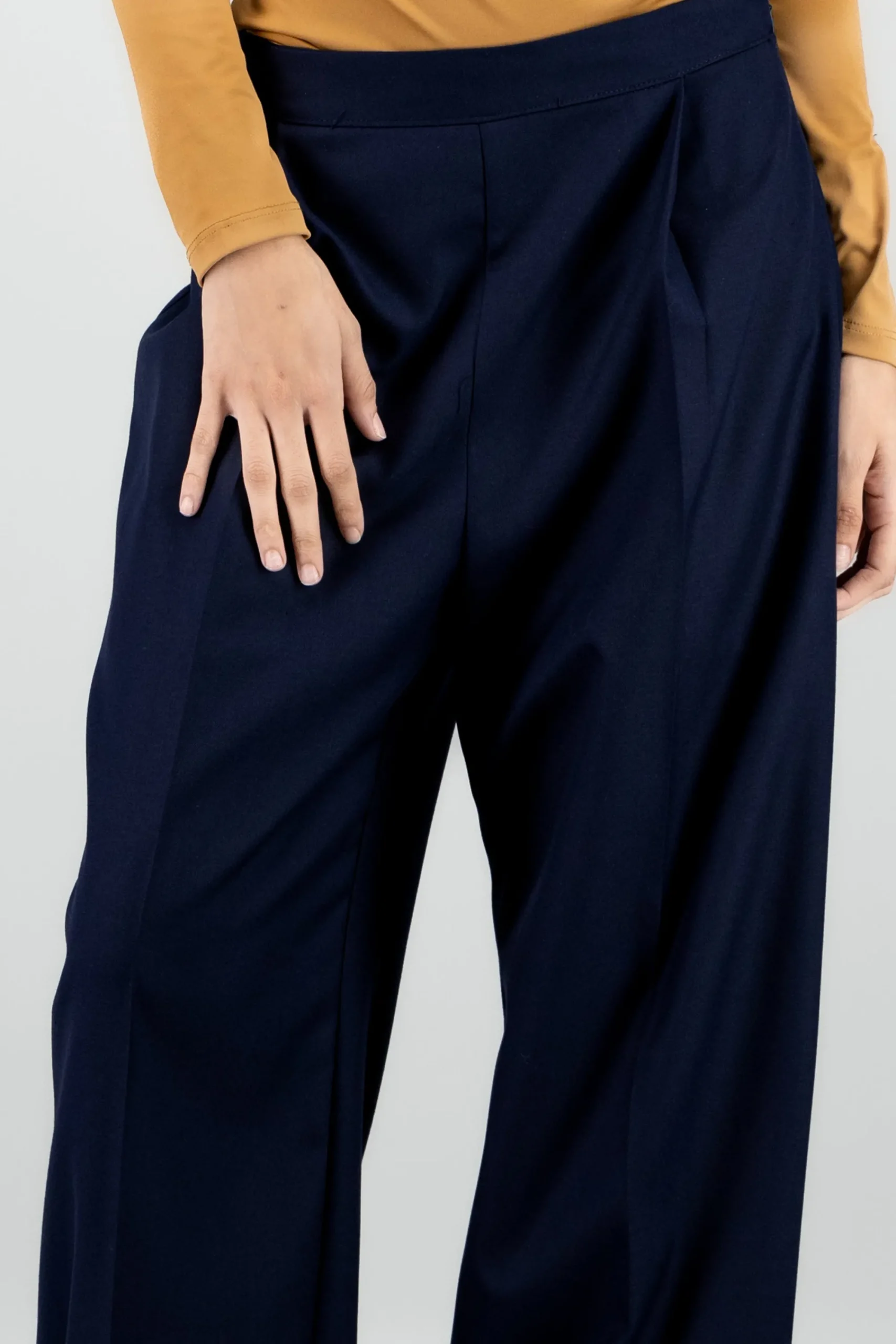 Shasa Straight Pants