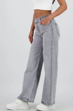 Shasa Straight Washed Jeans