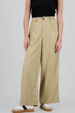 Shasa Tailored Pants with Pleat Detail