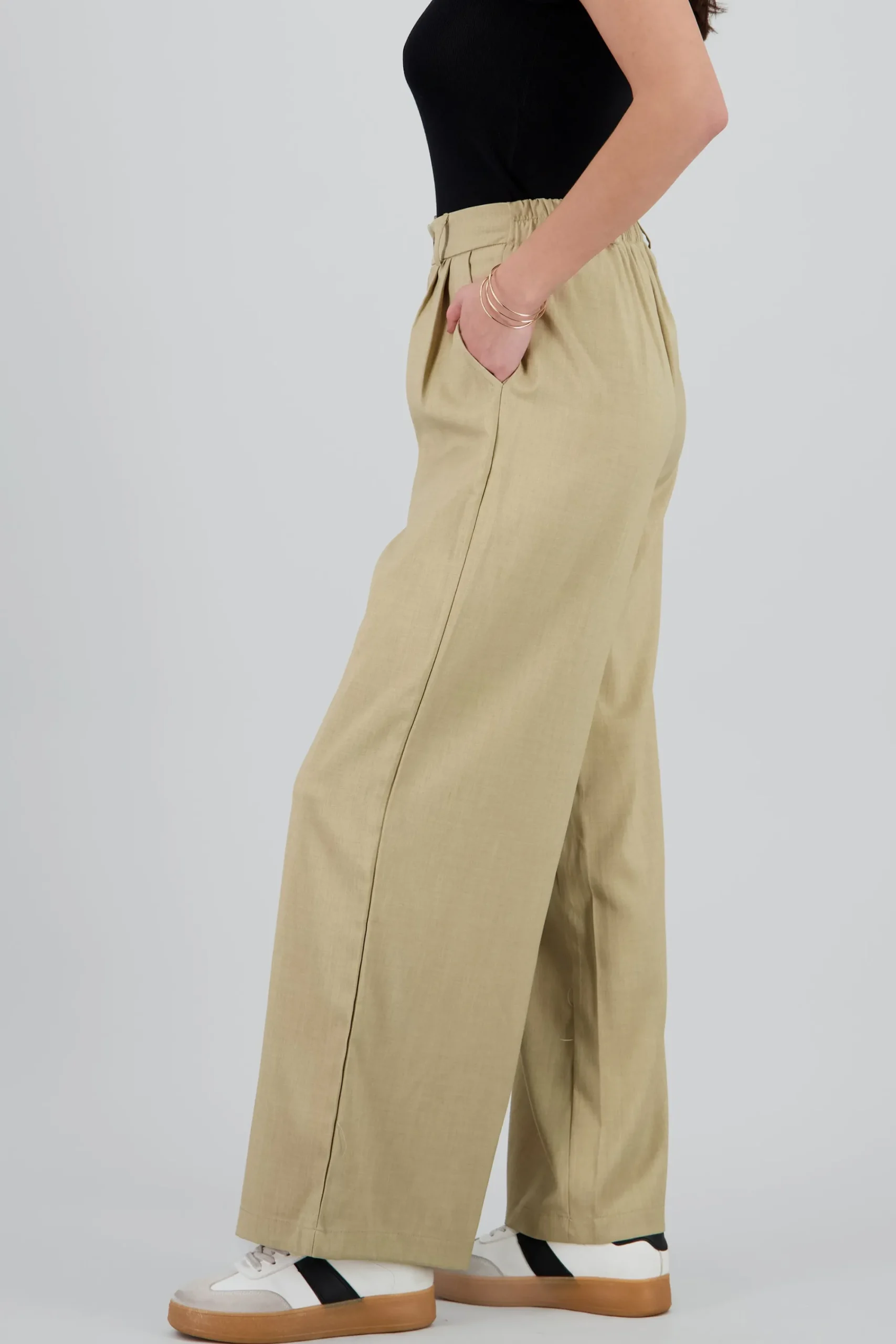 Shasa Tailored Pants with Pleat Detail