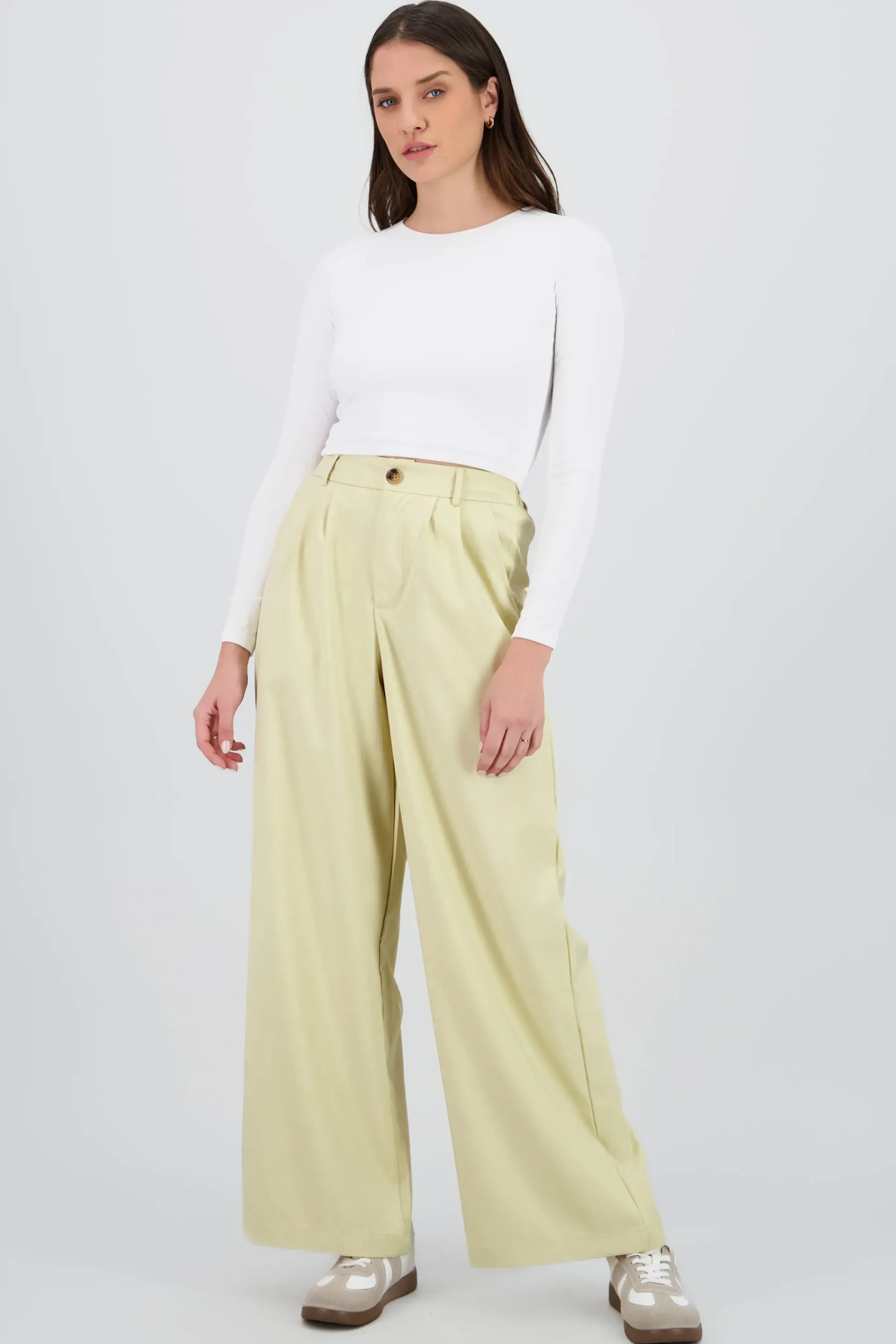 Shasa Tailored Pants with Pleat Detail