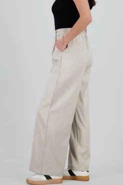 Shasa Tailored Pants with Pleat Detail
