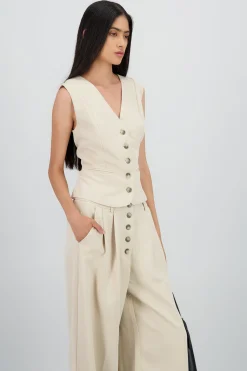 Shasa Tailored Vest with 3 Buttons